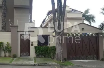 Sobrado em condomínio à venda na vila pedra branca!