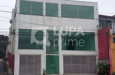 Prédio comercial com 380m² para locação na avenida água fria