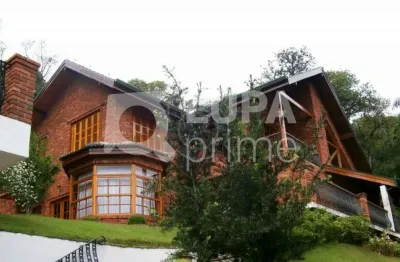 Sobrado em condomínio fechado à venda com 4 suítes em mairiporã!