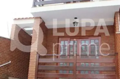 Sobrado com 3 suítes para locação na vila irmãos arnoni