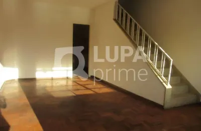 Casa com 3 quartos e 2 vagas de garagem à venda na vila gustavo