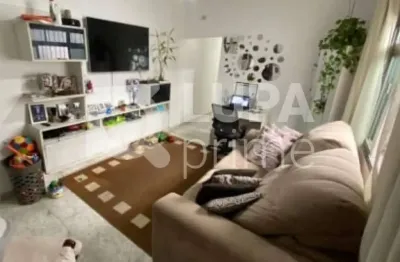 Casa térrea com 3 dormitórios sendo 1 suíte á venda na casa verde média!