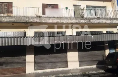 Sobrado com 6 dormitórios sendo 1 suíte á venda no parque casa de pedra!