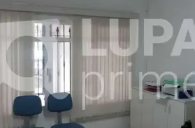 Sobrado com 4 dormitórios sendo 1 suíte para locação no parque casa de pedra!