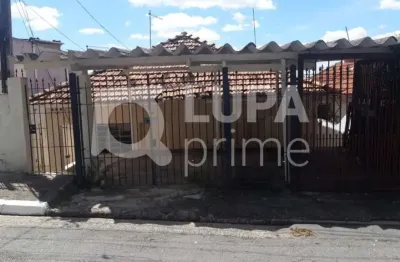 Casa térrea com 2 dormitórios para locação na vila mazzei!