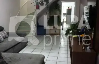 Casa a venda com 3 dormitórios e 1  vaga na vila gustavo