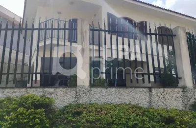 Sobrado com 3 dormitórios sendo 1 suítes á venda no jardim guapira