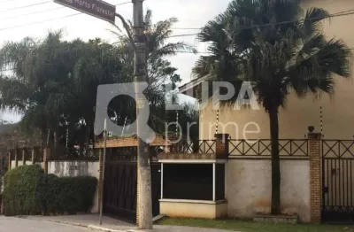Sobrado condomínio fechado a venda - horto florestal