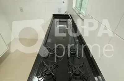 Sobrado em condomínio fechado com 2 suítes a venda no jardim leonor mendes de barros
