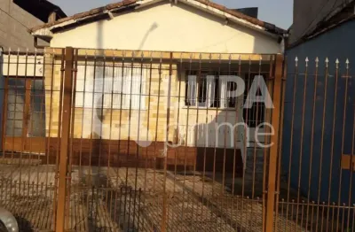 Casa térrea com 2 quartos e 3 vagas de garagem a venda na vila medeiros