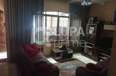 Casa com 3 quartos e 4 vagas de garagem á venda no parque novo mundo