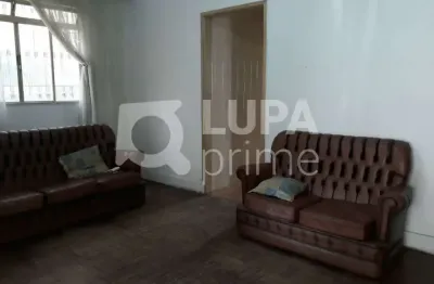 Casa térrea com 2 quartos e 3 vagas a venda na vila gustavo