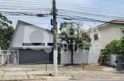 Casa comercial com 226 metros para locação no pacaembu
