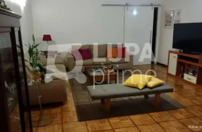 Apartamento com 3 dormitórios sendo 1 suíte à  venda em santana.