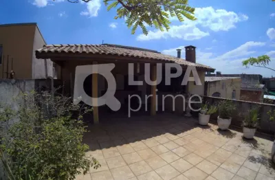 Sobrado com 3 dormitórios sendo 1 suíte á venda no parque peruche!