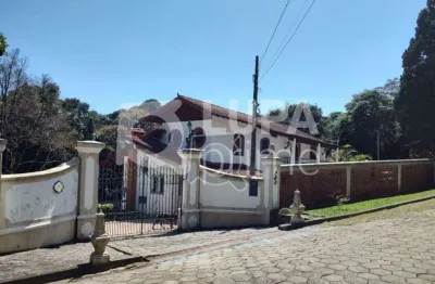 Sobrado com 3 dormitórios à venda na estrada da roseira!
