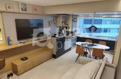 Apartamento com 2 dormitórios sendo 1 suíte á venda em santana