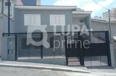 Sobrado com 4 dormitórios sendo 3 suítes á venda na vila paulicéia