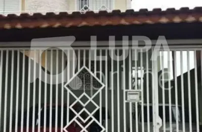 Casa com 3 quartos à venda na Rua Caetano de Moura, 39, Vila Nina, São Paulo