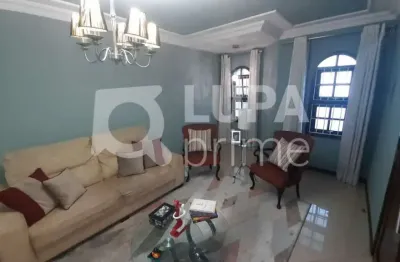Sobrado com 3 dormitórios de 127m² à venda, na vila gustavo