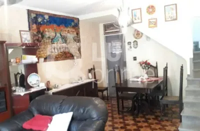 Sobrado com 2 dormitórios à venda na parada inglesa