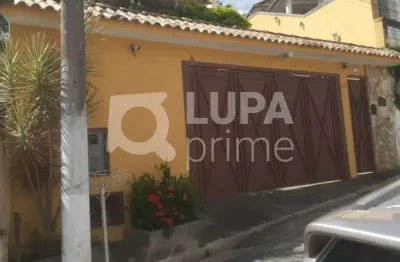 Casa térrea com 2 dormitórios sendo 1 suíte á venda em santana