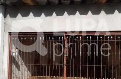 Sobrado geminado com 3 dormitórios sendo 1 suíte à venda na vila mazzei!