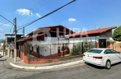 Casa térrea com 3 dormitórios de 220m² à venda no parque casa de pedra