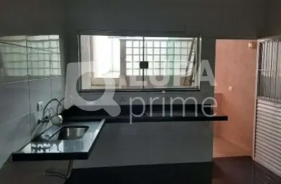 Casa assobradada com 3 dormitórios de 238m² à venda, no jardim brasil
