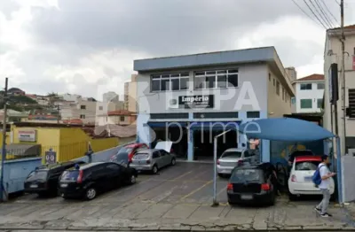 Sala comercial com 80 metros para locação na água fria