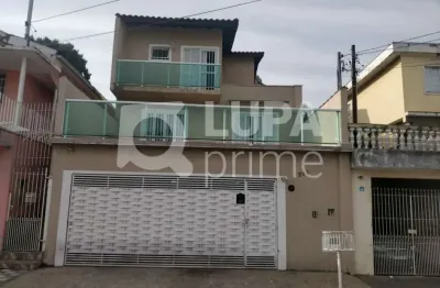 Sobrado com 4 dormitórios sendo 4 suítes á venda na cachoeirinha.