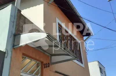 Sobrado com 4 dormitórios de 200m² à venda, em santana