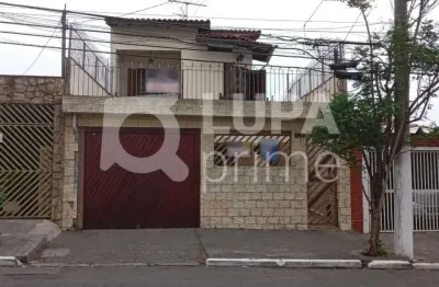 Sobrado com 3 suítes e 2 vagas á venda na vila marieta !