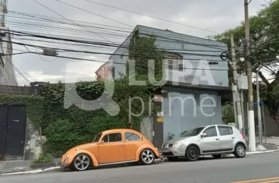 Prédio comercial com 380 metros para locação na parada inglesa