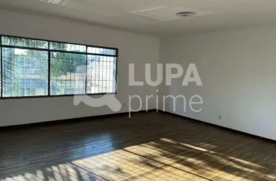 Sobrado com 3 dormitórios de 250m² para locação, no jardim frança