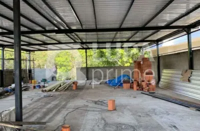 Galpão com 230 metros para locação no jardim leonor mendes barros