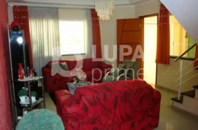 Sobrado com 3 dormitórios sendo 1 suíte á venda na santa terezinha