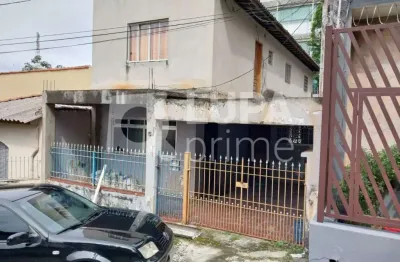 Sobrado com 3 dormitórios sendo 1 suíte á venda na real parque