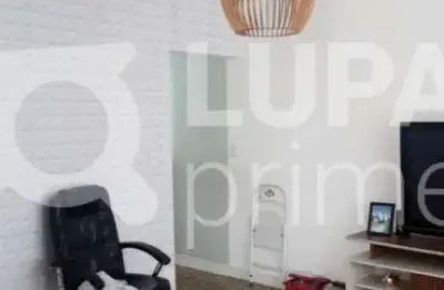 Casa térrea com 3 dormitórios sendo 1 suíte á venda no jaçanã!