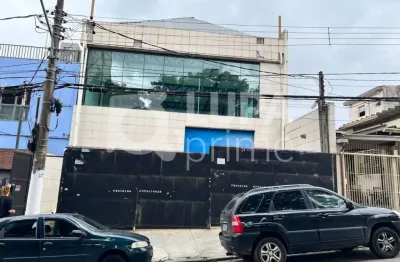 Galpão com 1.300 metros para locação na casa verde.