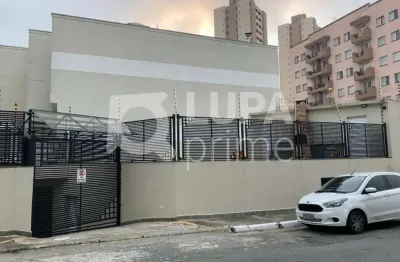 Sobrado espaçoso à venda com 2 dormitórios e 1 banheiro na vila ema