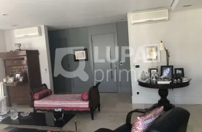 Incrível duplex com 3 suítes, churrasqueira e piscina á venda- alto de pinheiros