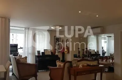 Apartamento com 206m² de área construida. 3 dormitórios à venda em santana!