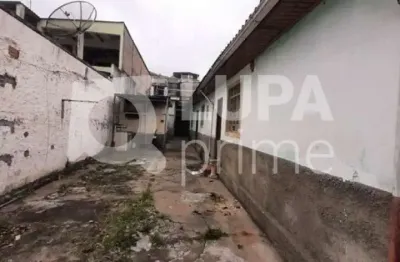 Terreno com 336 metros de área construída à venda na casa verde!