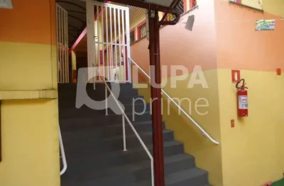 Prédio para alugar na Rua Ênio Voss, 99, Parada Inglesa, São Paulo