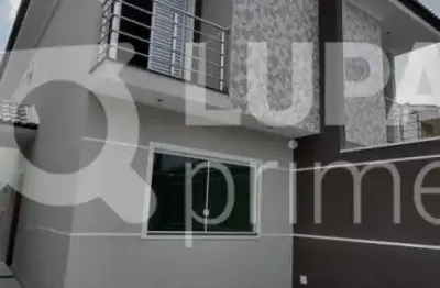 Sobrado com 3 dormitórios sendo 3 suítes á venda no jardim guapira.