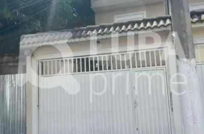 Sobrado com 3 dormitórios sendo 3 suítes á venda na vila romero.