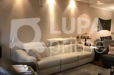 Sobrado com 3 quartos (3 suítes) e 5 vagas de garagem para venda na vila maria alta