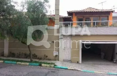 Sobrado à venda com 3 dormitórios à venda na vila paiva!