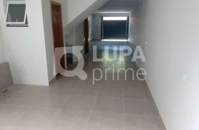 Sobrado com 03 dormitórios (2 suítes) e 4 vagas á venda na vila medeiros